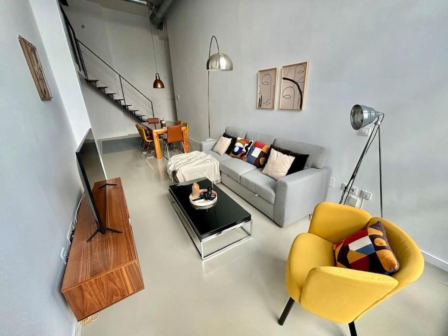 Apartamento Guadalquivir Siviglia Esterno foto